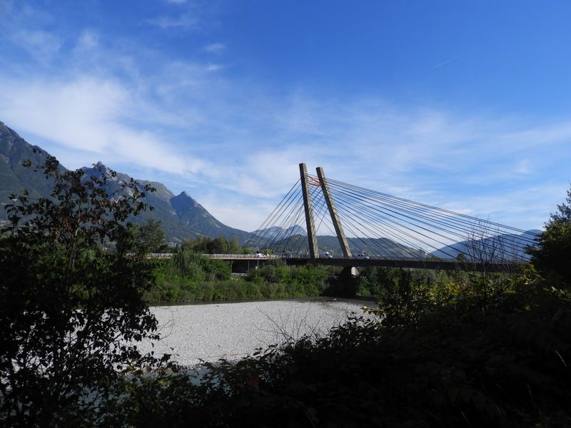 Le pont de Gilly enjambe l'Isère
