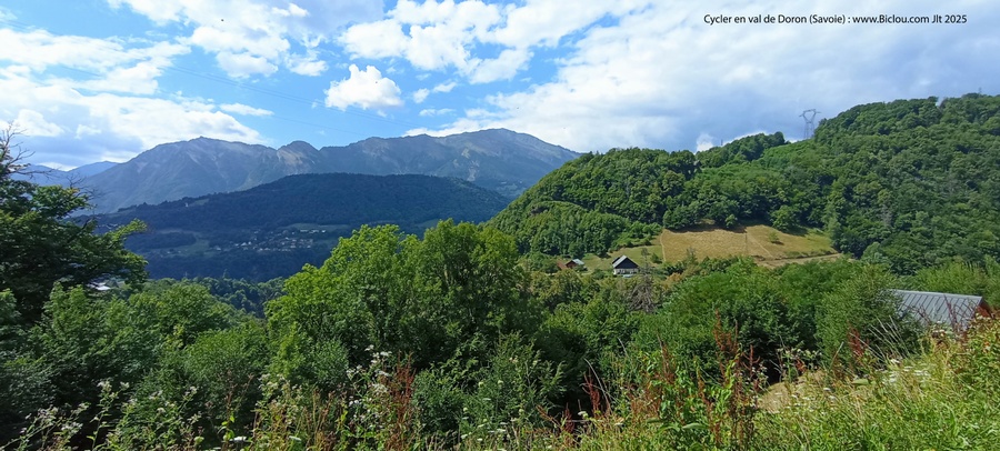 la dent de Konsse vue de la Vallée du Doron (Beaufortin) sur le TransBeaufortaine, à Bicyclette dite Gravelle en 2025