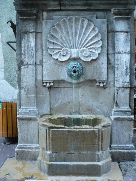 Coquille de saint jacques ? Rue sainte claire &agrave; Annecy