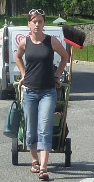 La bafana ? ma no une employ&eacute;e d'&eacute;t&eacute; boudeuse en Savoie en 2010