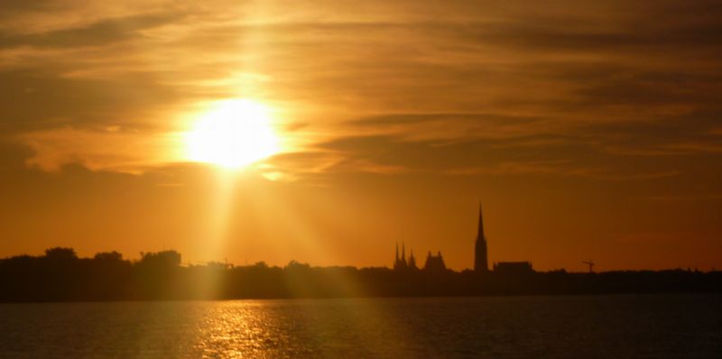Arriv&eacute;e cr&eacute;pusculaire &agrave; Bordeaux en aout 2010