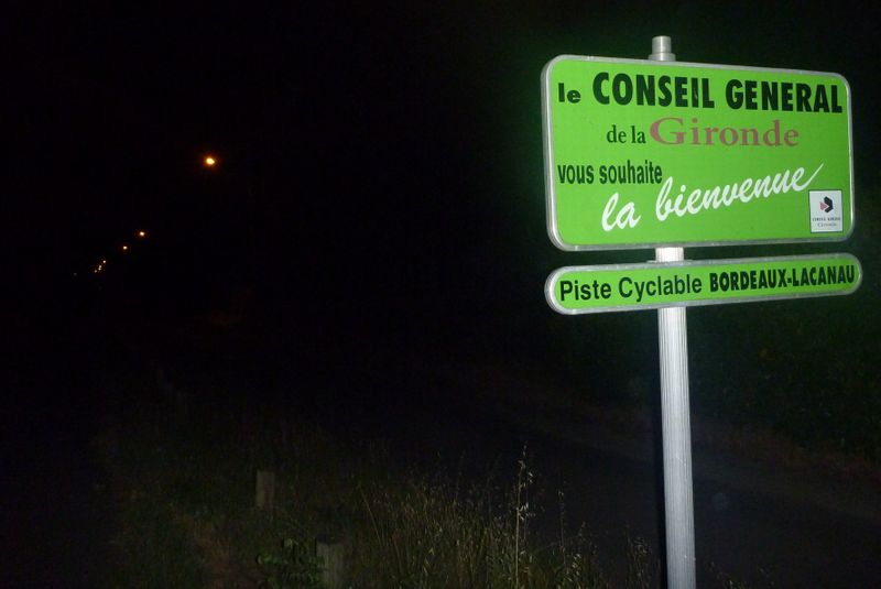 La piste cyclable de Bordeaux &agrave; Lacanau de nuit en 2010 ..