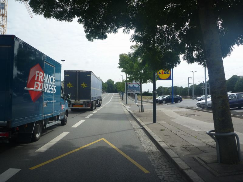 Arriv&eacute;e &agrave; Nantes par les faubourgs, moche mais ca allait ..