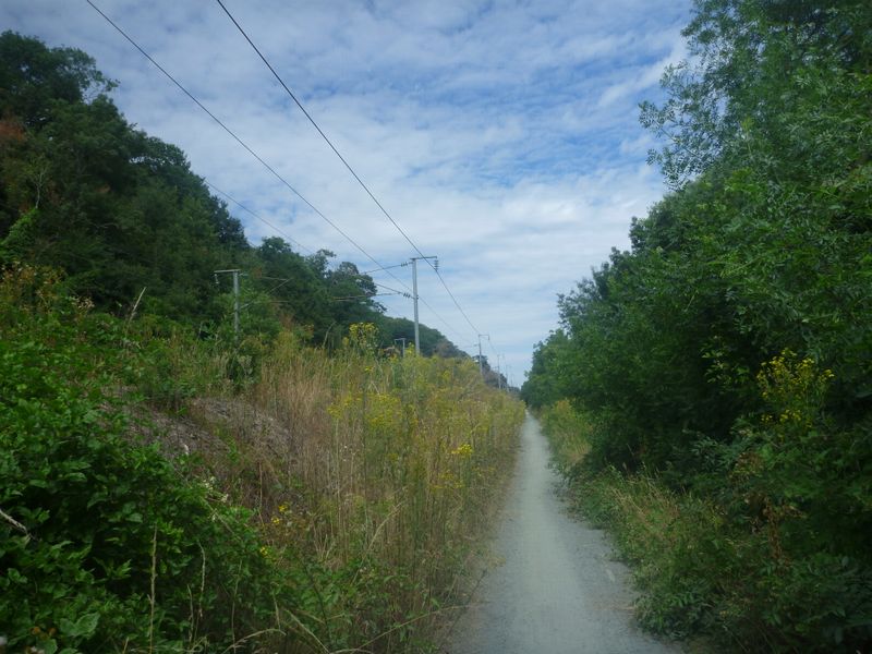 L'euro v&eacute;lo six entre le chemin de fer et la Loire, l'&eacute;troite possibilit&eacute;..