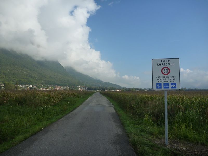Rouler en s&eacute;curit&eacute; en zone agricole du gr&eacute;sivaudan, oui sauf quand ces gros connards qui sortent du travail y roulent comme des dingues