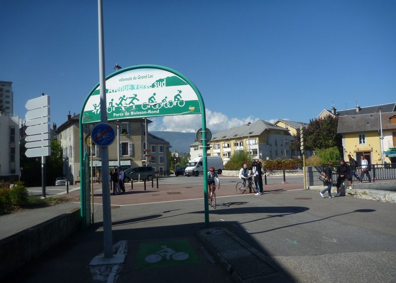 La piste cyclable du buisson rond &agrave; chamb&eacute;ry pr&egrave;s de chez Jeanine