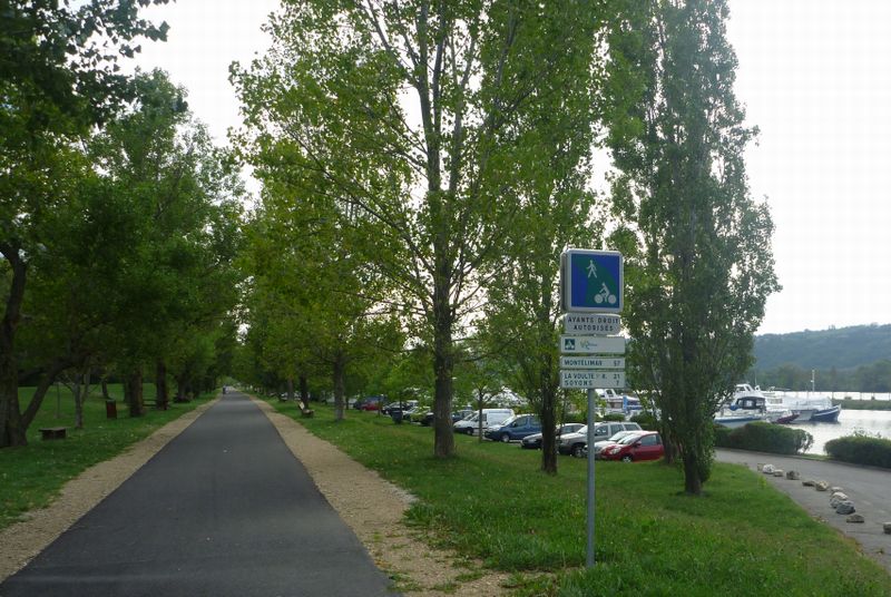 Bel asphalte sur cette via Rh&ocirc;na en 2010, sortie sud de Valence