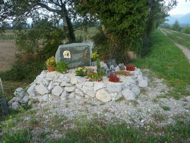 Mausaul&eacute;e du jeune pompier d&eacute;c&eacute;d&eacute; &agrave; Loriol