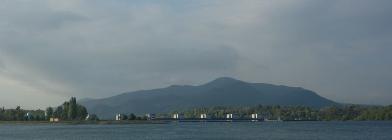 Barrage sur le Rh&ocirc;ne &agrave; ..