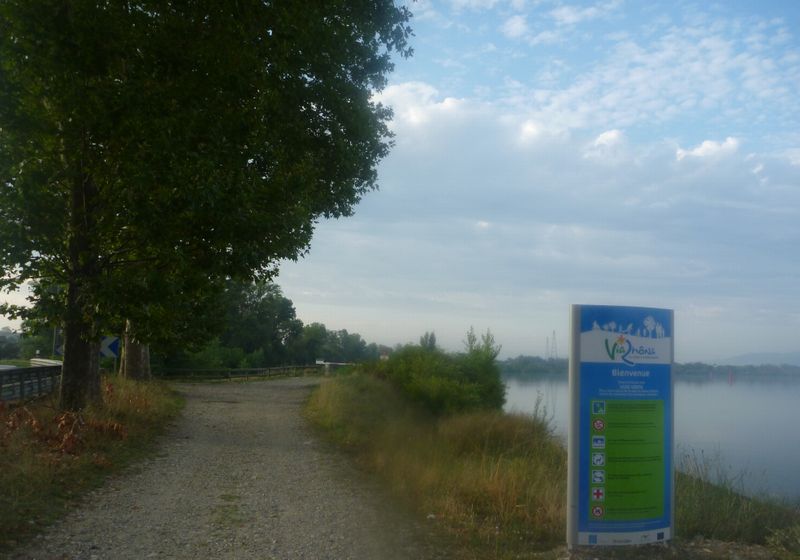 La via rh&ocirc;na est en construction en 2010 &agrave; la sortie de Tain, mais en VTC ca passe bien