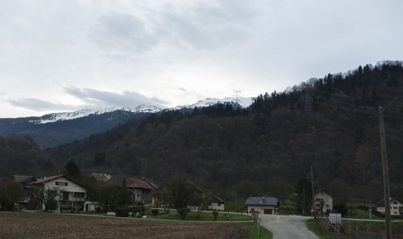 Retour sur la route d&eacute;partementale vers Aiton au Villard