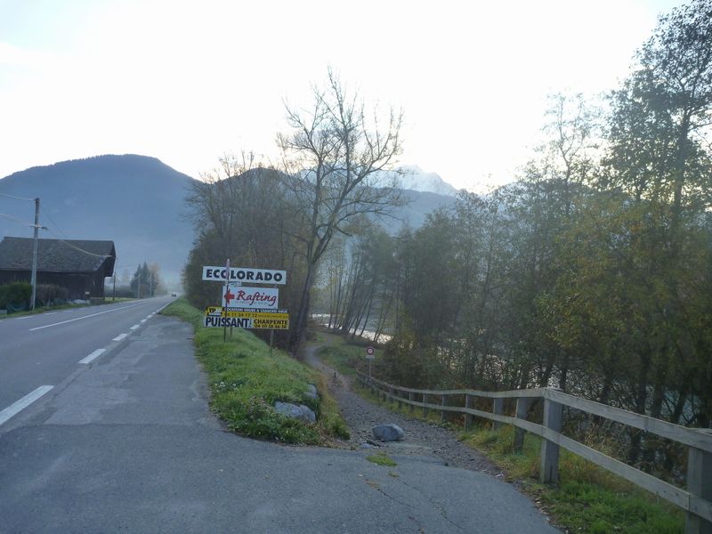 Non point d'or dans l'Arve ; mais un chemin qui permet de rallier Passy sans tr�passer