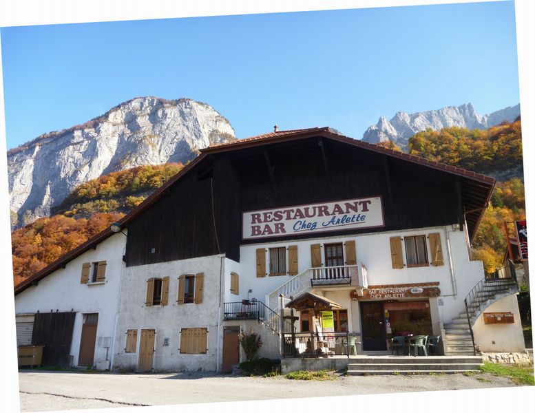 Restaurant chez Arlette &agrave; Oex en vall&eacute;e d'Arve en 2011