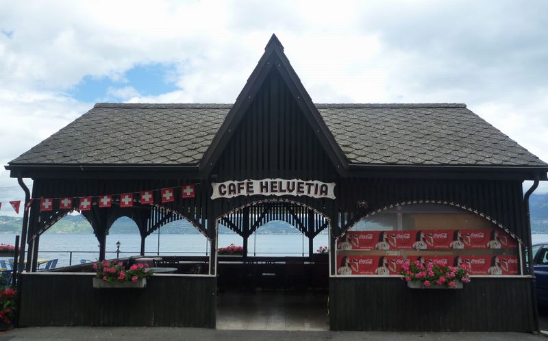 Le caf&eacute; Helvetia &agrave; st Gingolph en Suisse en 2011, les meilleurs filets de Perche qu monde ?