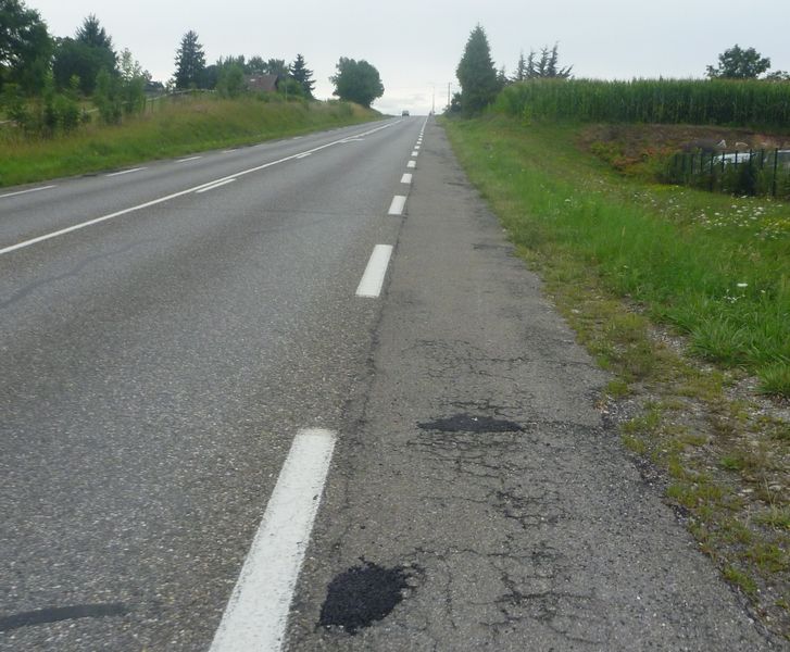 Surlageur d�fonc�e en 2011, sur la D 903 entre Thonon et Annemasse, dommage