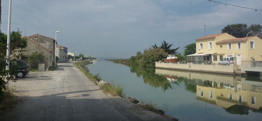 Le long du canal du Rh&ocirc;ne &agrave; S&eacute;te, &agrave; v&eacute;lo en mai 2011