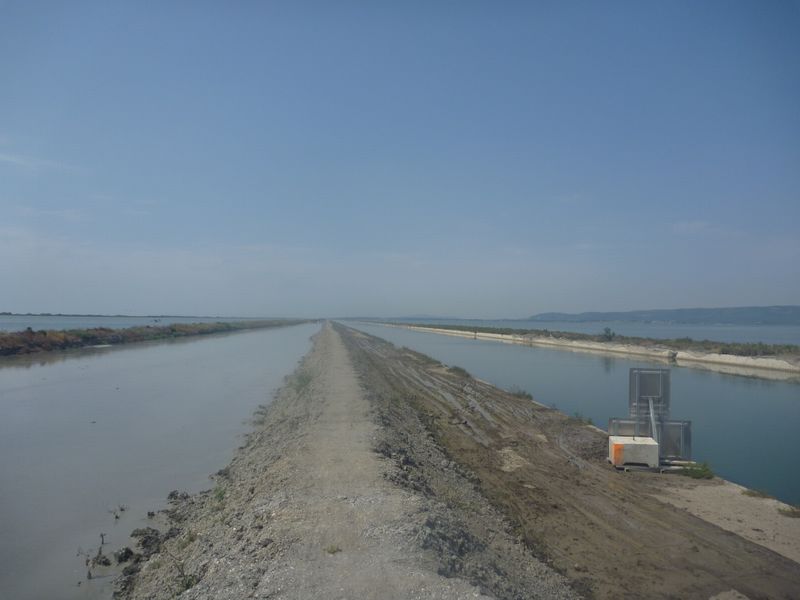 Cycler le long du canal du Rh&ocirc;ne &agrave; s&eacute;te devient dangereux ici en 2011