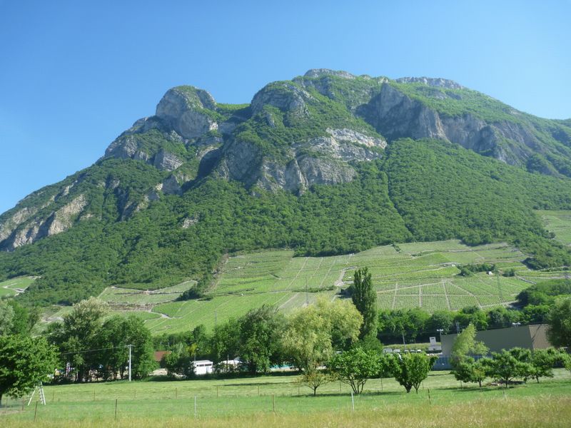 La fameuse savoyarde au dessus de Montm&eacute;lian en mai 2011