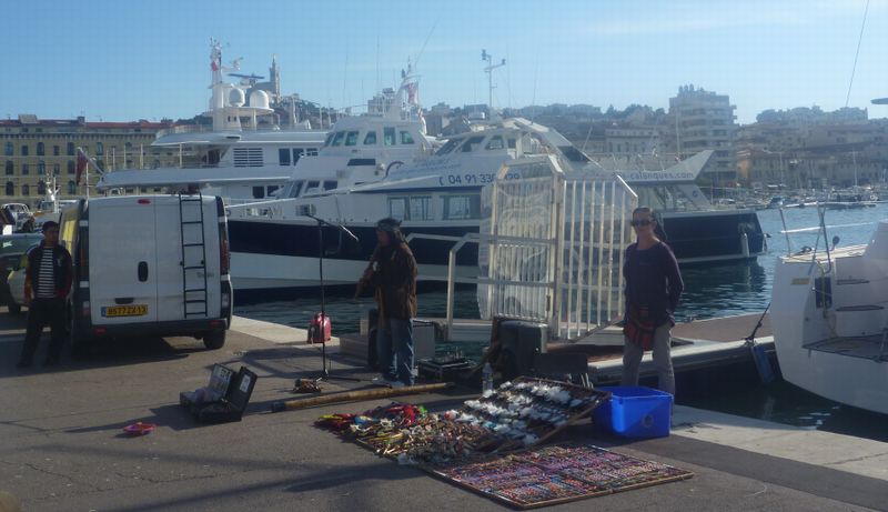 HLes marchands du temple sur le vieux port &agrave; Marseille en 2011