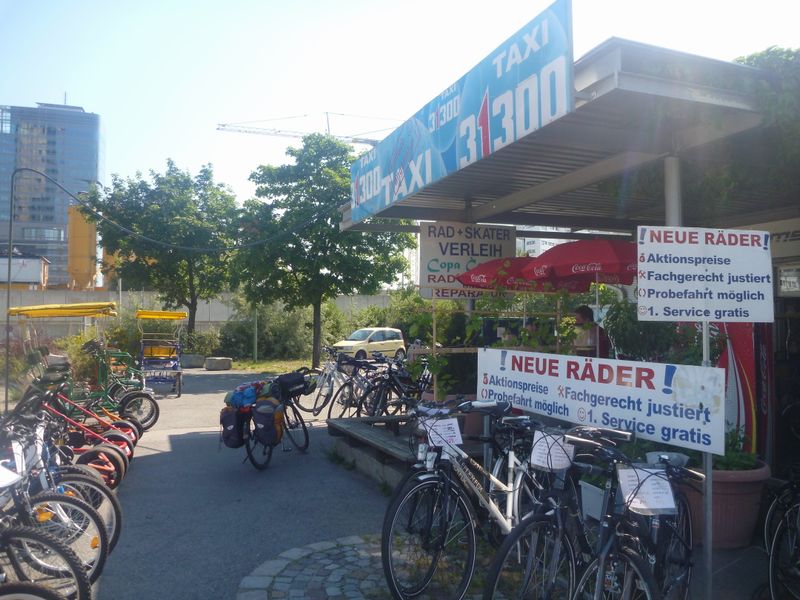 Magasin d�pannage de v�los sur l'euro v�lo 6 � Vienne en 2012