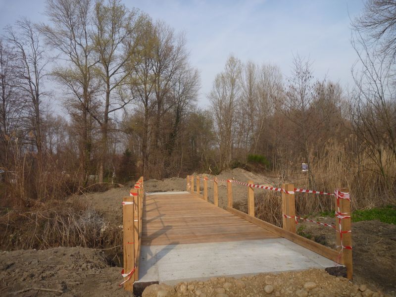 Le petit pont de bois sur un R&ucirc; descendu des monts d'ard&egrave;che sur Viarh&ocirc;na 2014
