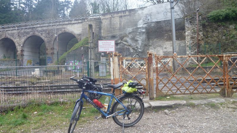 Passage à niveau piétionnier..