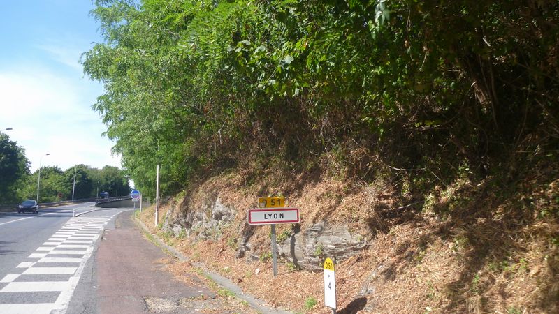 Lyon, bandes cyclables le long d ela D 51