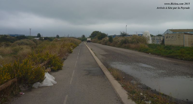 Viarhôna : La Peyrade : Za des eaux blanches : Piste dite cyclable vers Sète en 2015