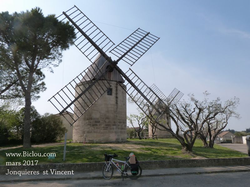 Nous quittons un instant ViaRhôna, pour les Moulins de Jonquieres saint Vincent 2017