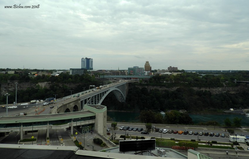Les etats unis et la ville de Buffalo ; vus de Niagara (canada)