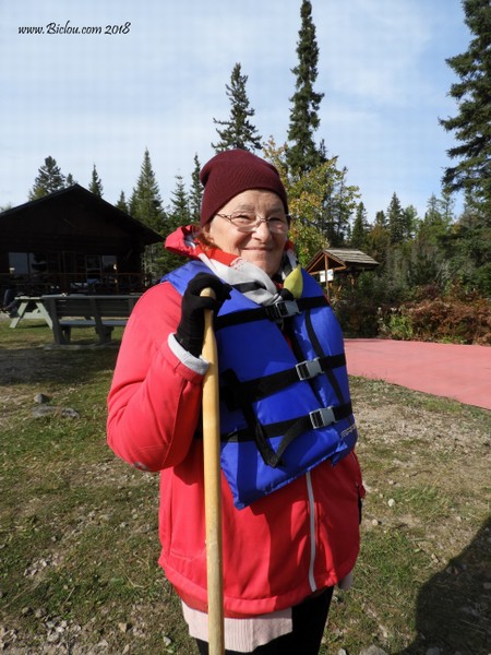 Mamie est prête à affronter les eaux turbulentes du lac