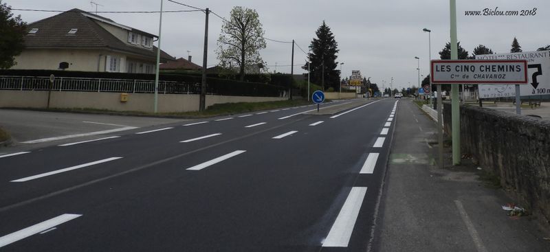 Chavanoz les cinq chemins bandelettes cyclables mais plus de ViaRhôna à l'horizon .. (2018)