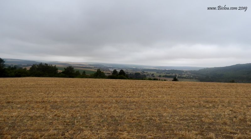 Au soment de la bosse, vue sur la vallée de la Meuse