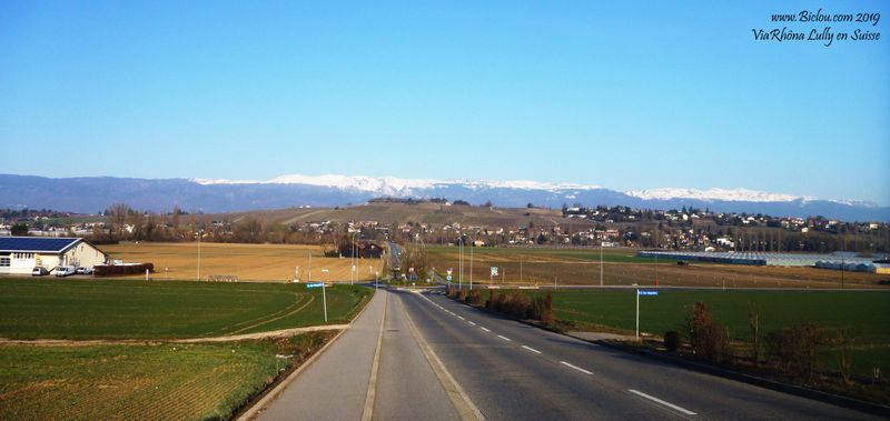 Lully et le jura dans le fond
