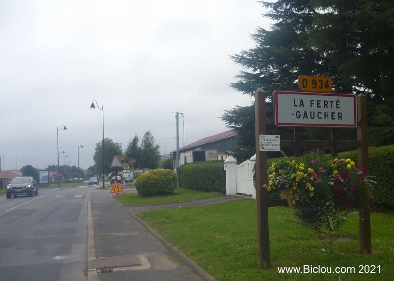 Passage &eacute;clair &agrave; la Fert&eacute; Gaucher