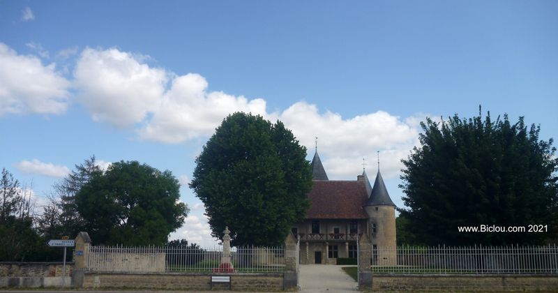 Belle demeure au milieu de nulle part