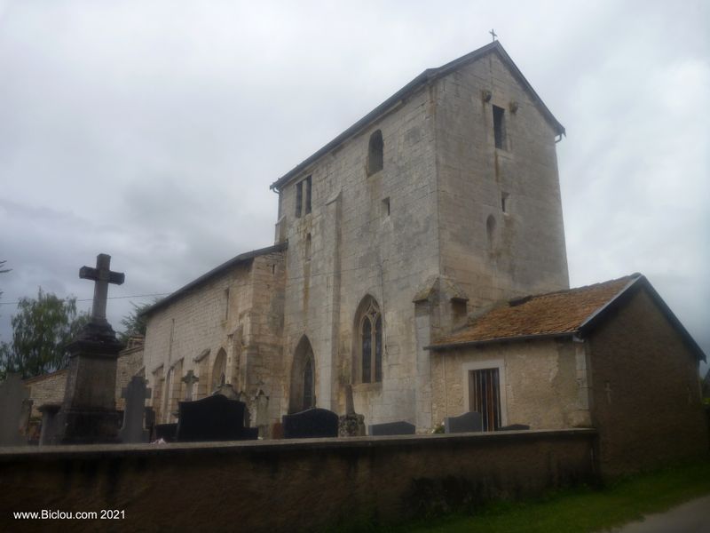 Eglise fortifi&eacute;e