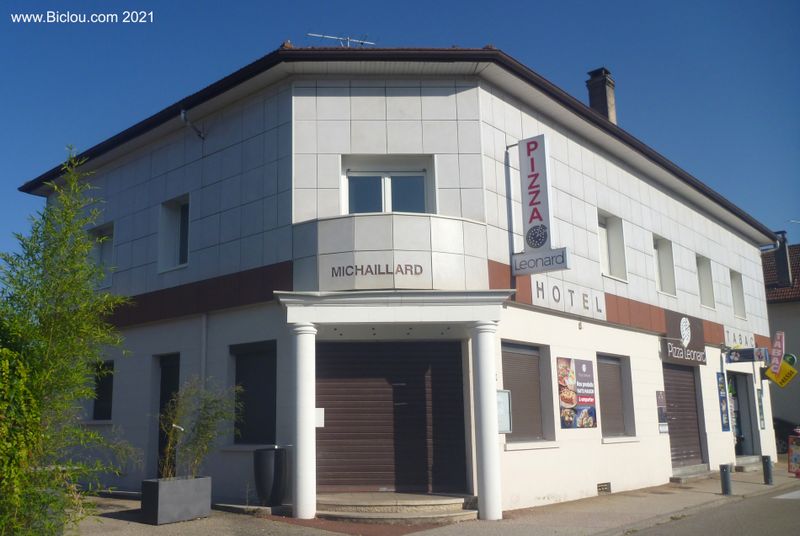 Michaillard : Encore un h&ocirc;tel Ferm&eacute;, : Per f&eacute;ri&eacute; ?