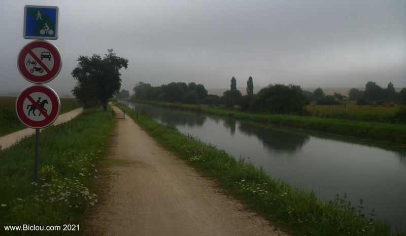 Voie dite verte apr&egrave;s Verdun , vers le Nord, se termine en .. gravel