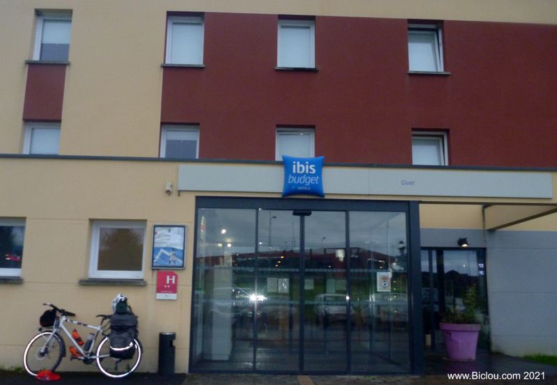Finalement on optera pour l'Ibis Budget de Givet .. vu notre grand' &acirc;ge