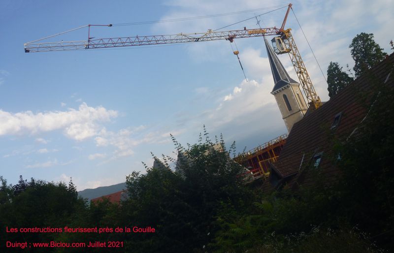 Et le b&eacute;tonnage en r&egrave;gle continue en haute-savoie, comme ici &agrave; Duingt au bord de la voie dite verte