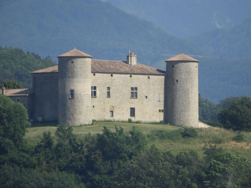 Ch&acirc;teau dr&ocirc;mois