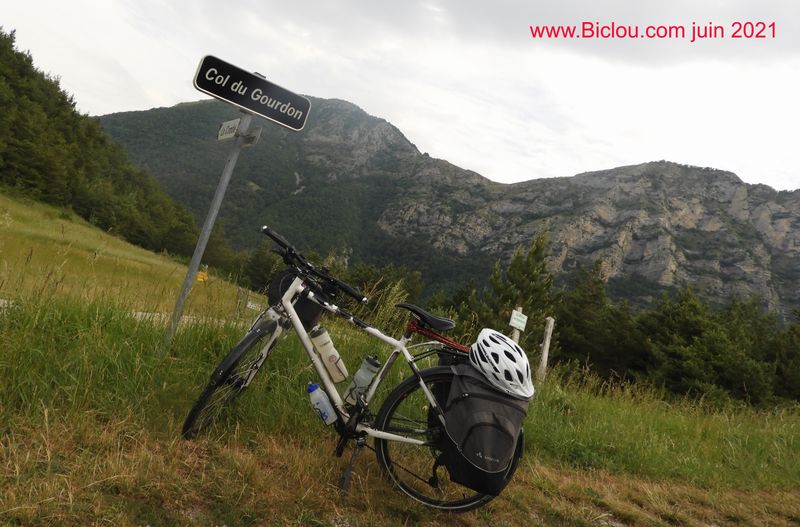 Col du Gourdon ; et 3 bidons sur la Bicyclette n'en d&eacute;plaise &agrave; certains ..