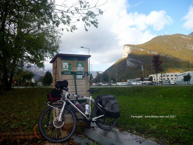 La CCSLA (communaut&eacute; de commune des sources du lac d'Annecy) autrement dite : La favergie ; nous offre cette belle station de Gonflage et Lavage en Favergie, merci ..