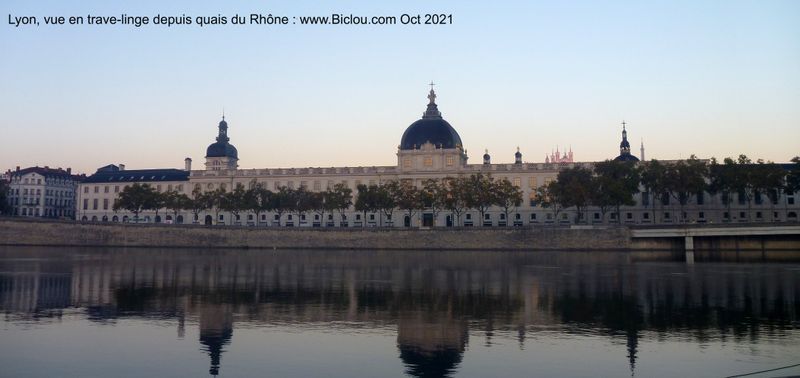 Lyon en trave-linge vu des quais du Rh&ocirc;ne