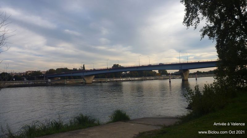 Acc&egrave;s &agrave; Valence : Il suffit de passer ce pont ..