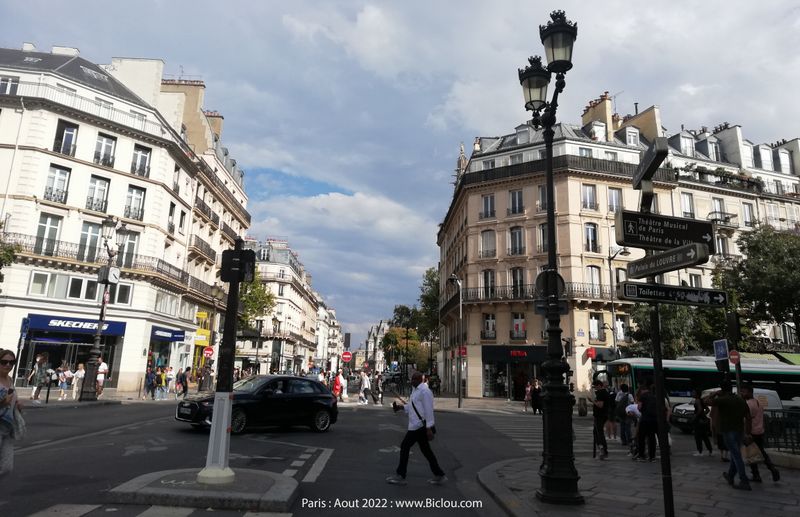 Claudio et sa Fanette Dans les rues de Paris &agrave; Bicyclette : Aout 2022