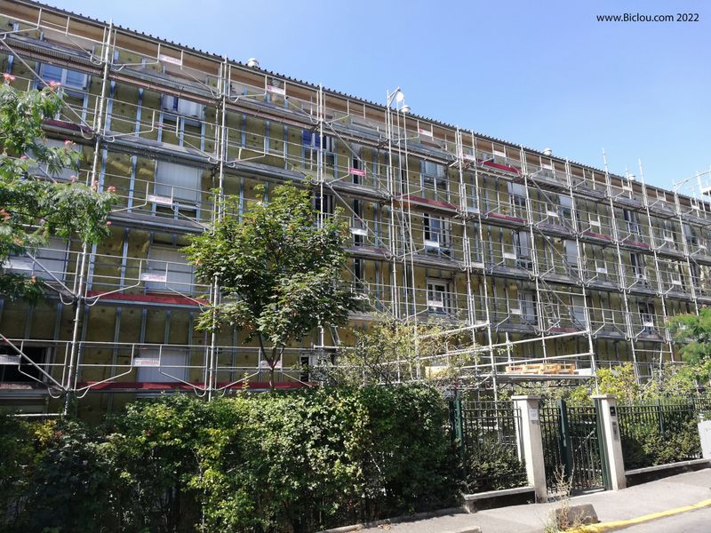 Immeuble vu  &agrave; Athis-Mons (2022)  ; Isolation par laine de roche : bravo ..