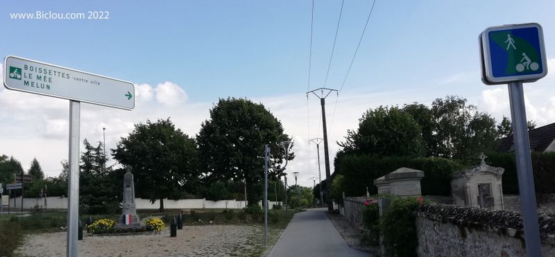 Le M&eacute;e non loin de Melun