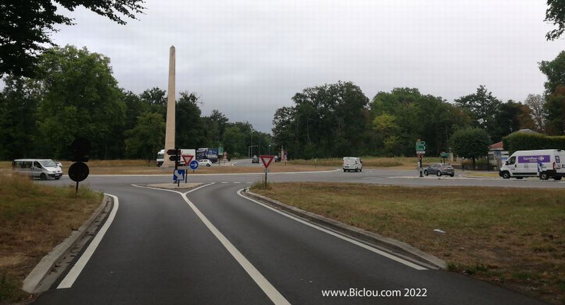 carrefour de l'obélisque, des routes D 607 - D 606 (Nationale 7 et nationale 6) &agrave; Fontainebleau en 2022